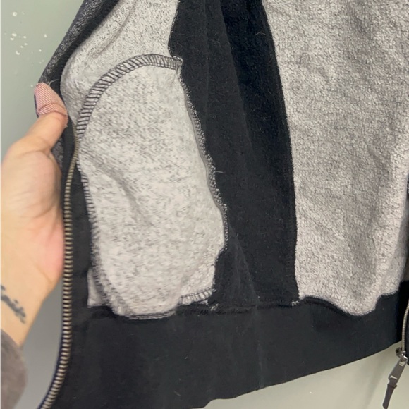 Cotton On Zip-Up - Picture 4 of 6